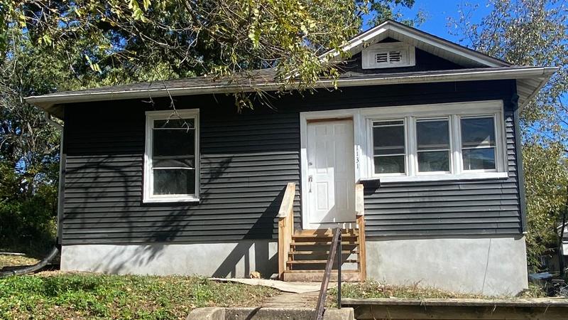 1131 Madeline St